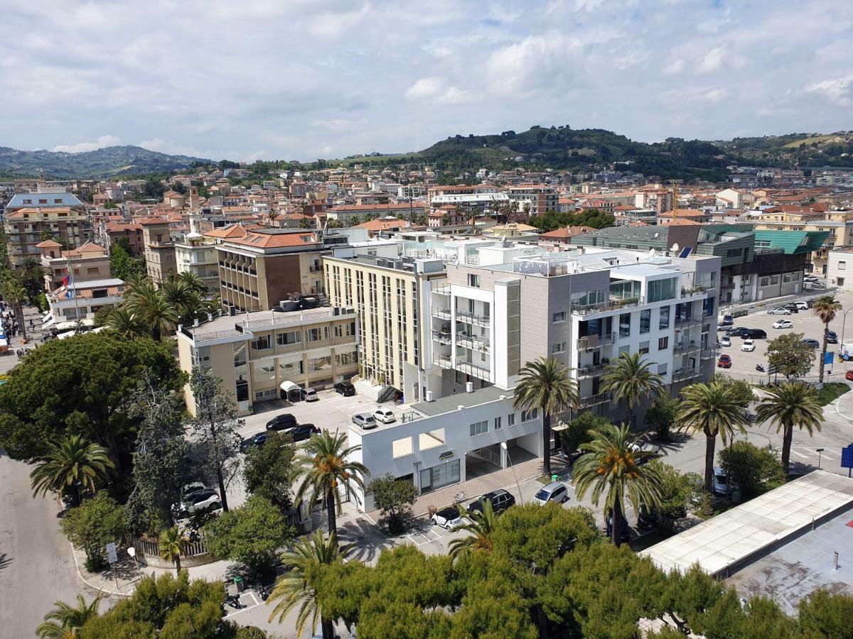 Hotel Calabresi San Benedetto del Tronto Eksteriør billede